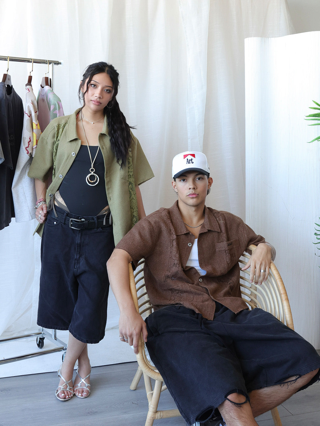 WOVEN BUTTON UP (BROWN)