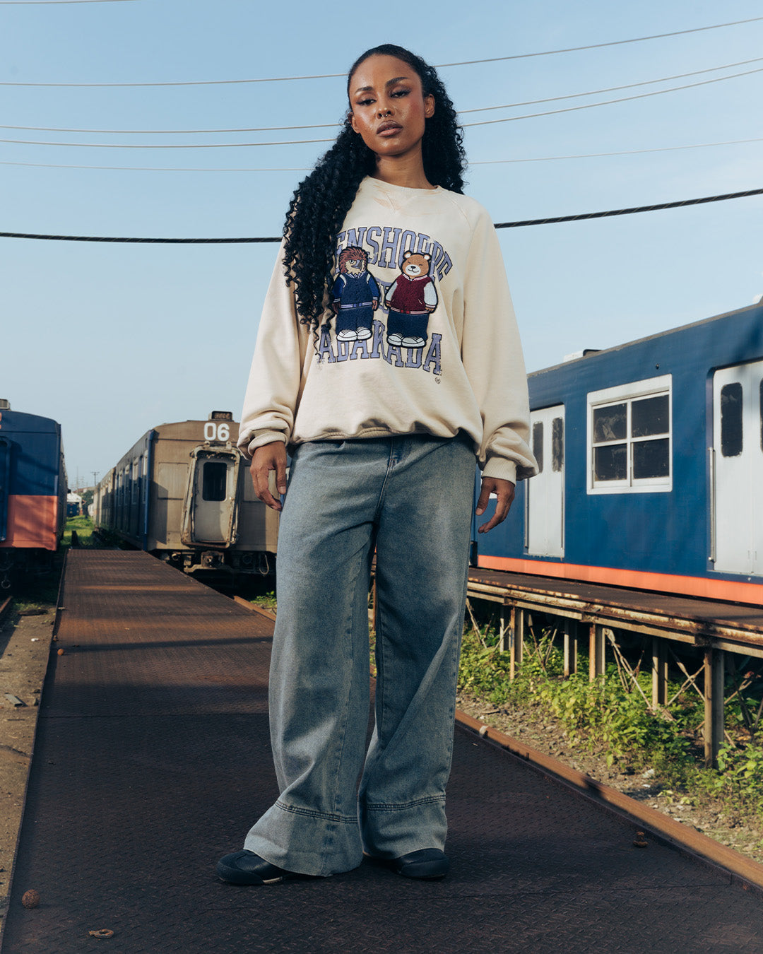 MASCOT PATCH CREWNECK (WASHED CREAM)