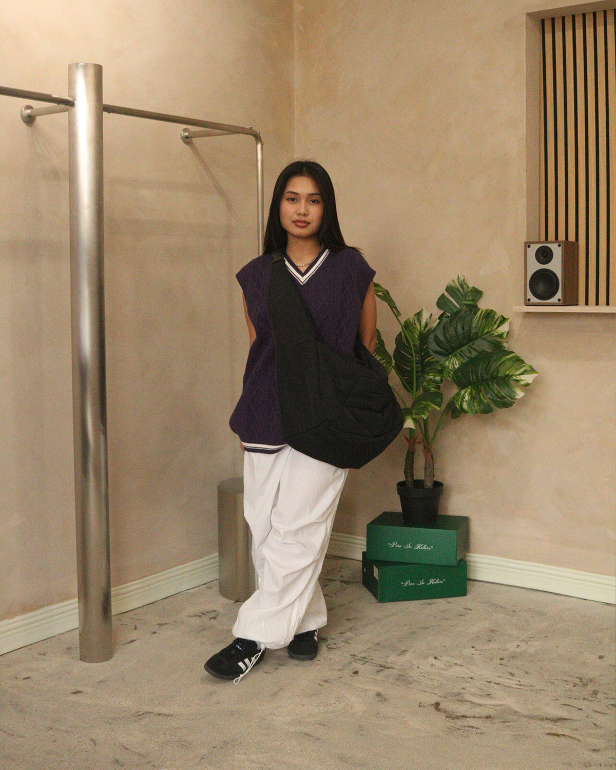 KNITTED VEST (UBE)