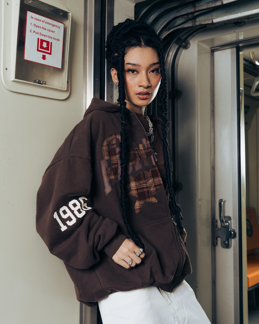 PLAID PATCH ZIP-UP (BROWN)