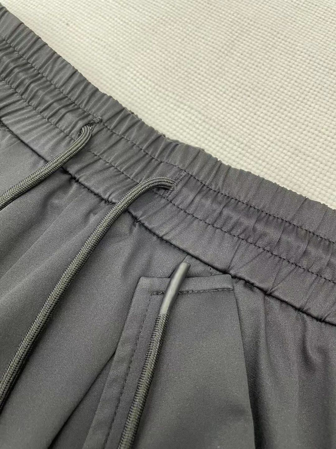 LINED PARACHUTE PANTS (BLACK)
